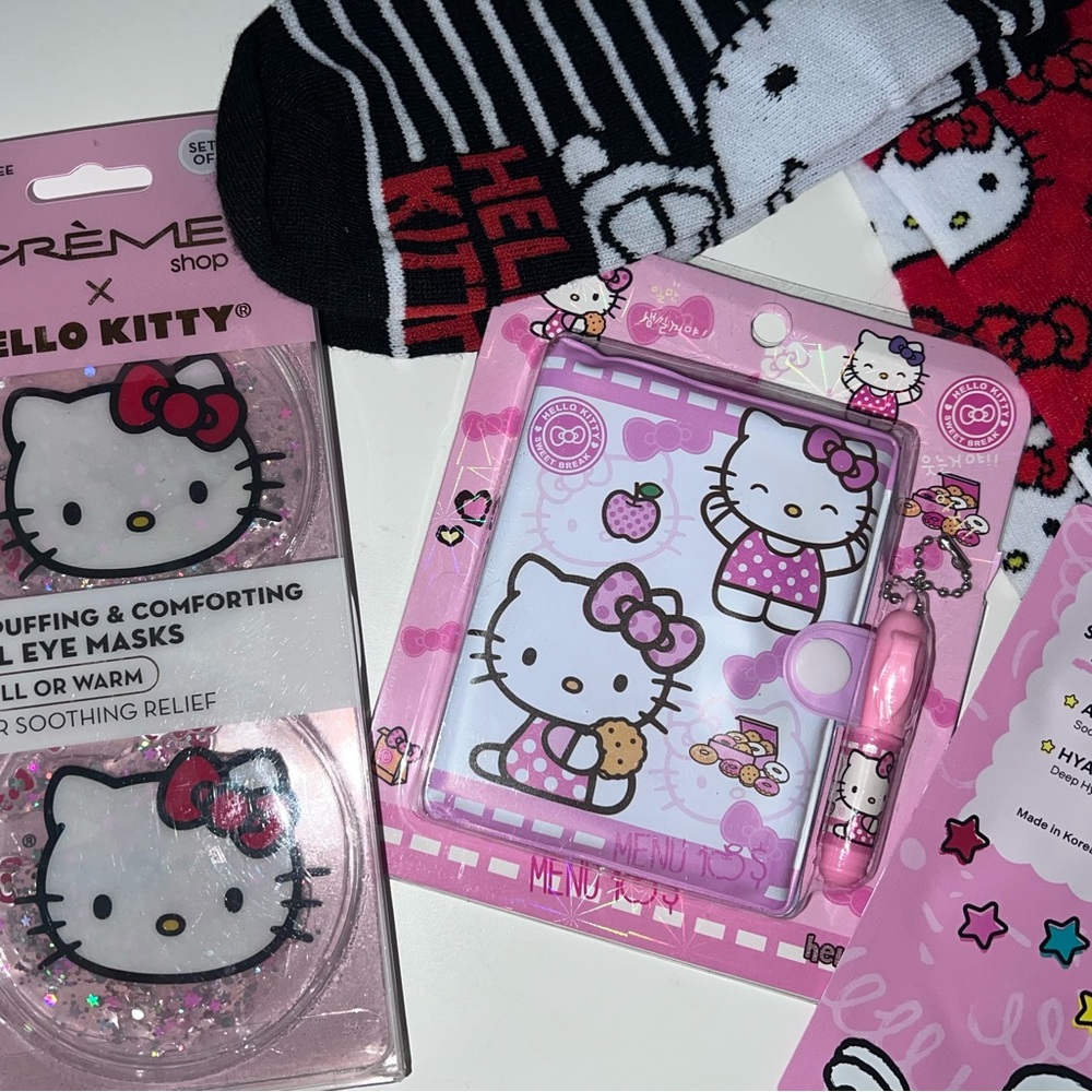 HELLO KITTY 5 PC Bundle NWT 2 Pr Socks, Face Mask Crémé Eye De-Puffer & Notebook - Picture 8 of 8